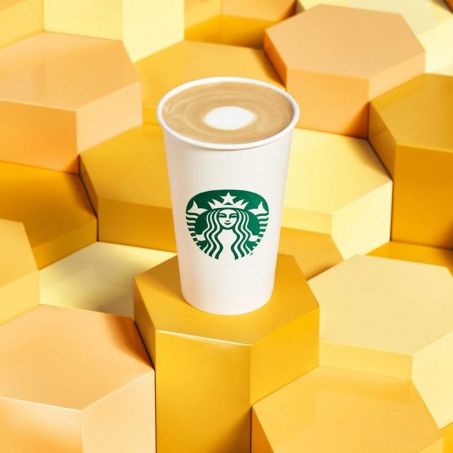 Starbucks’ Oat Milk Latte Is One of the Healthiest New Drinks You Can Order There