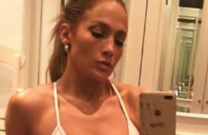 Jennifer Lopez's Shirtless Selfie Has the Internet Going Nuts